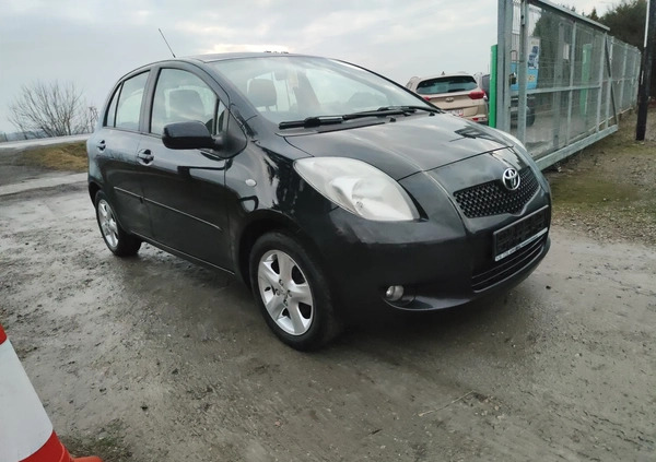 Toyota Yaris cena 17200 przebieg: 157877, rok produkcji 2006 z Kazimierz Dolny małe 631